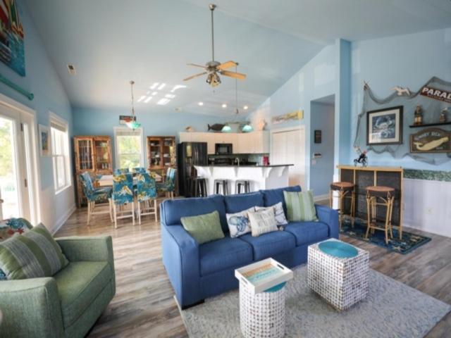 Atlantis Blue - Relaxing Beach Getaway Home Directly Across The Street From Beach Access! Home Kure Beach Exterior photo