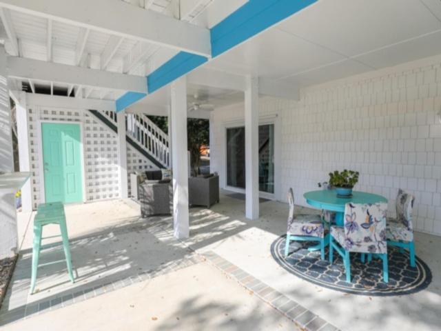 Atlantis Blue - Relaxing Beach Getaway Home Directly Across The Street From Beach Access! Home Kure Beach Exterior photo